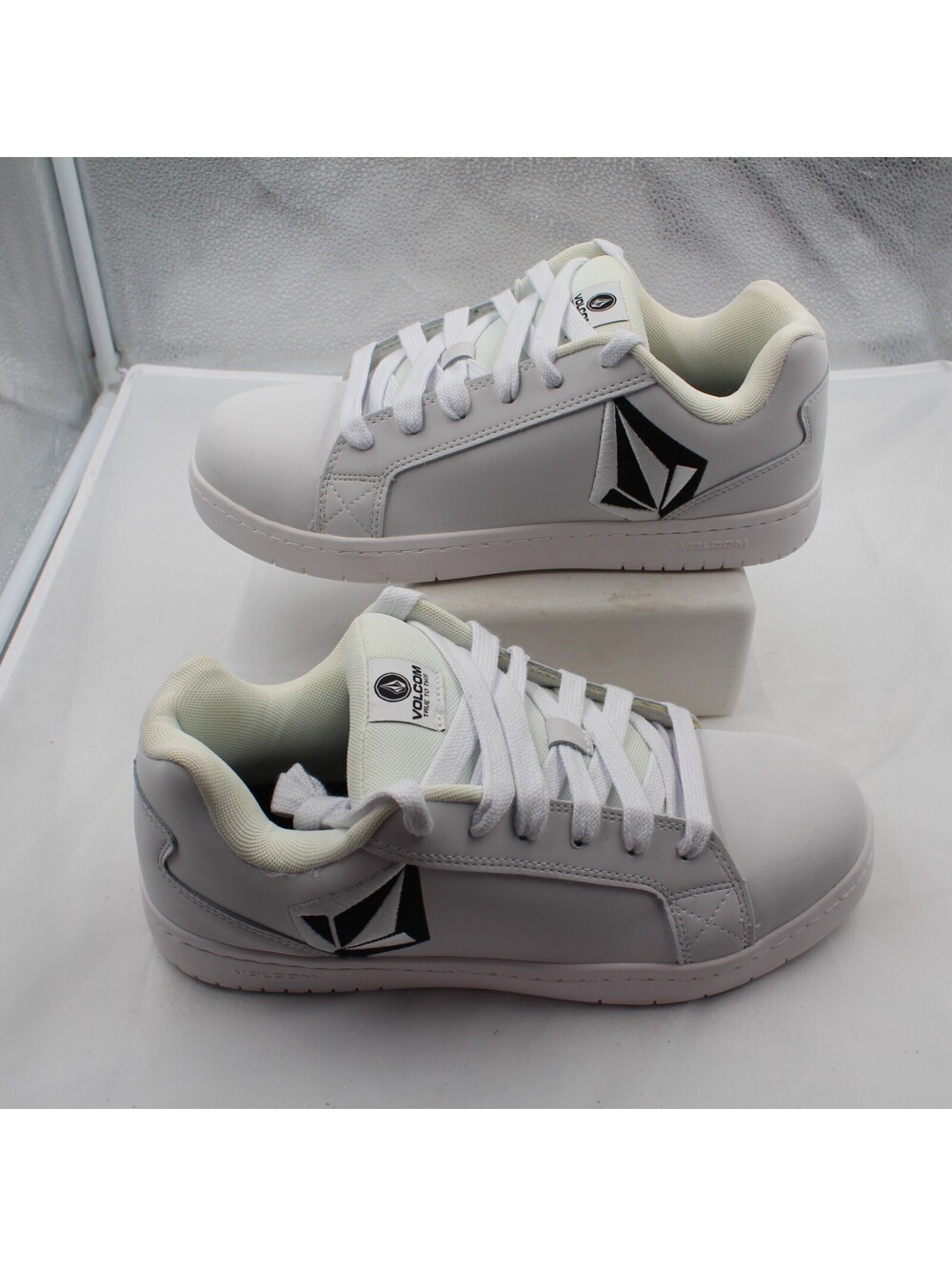 Volcom Stone Women’s Sz 12M Skate Inspired Composite Toe Work Shoes White Black